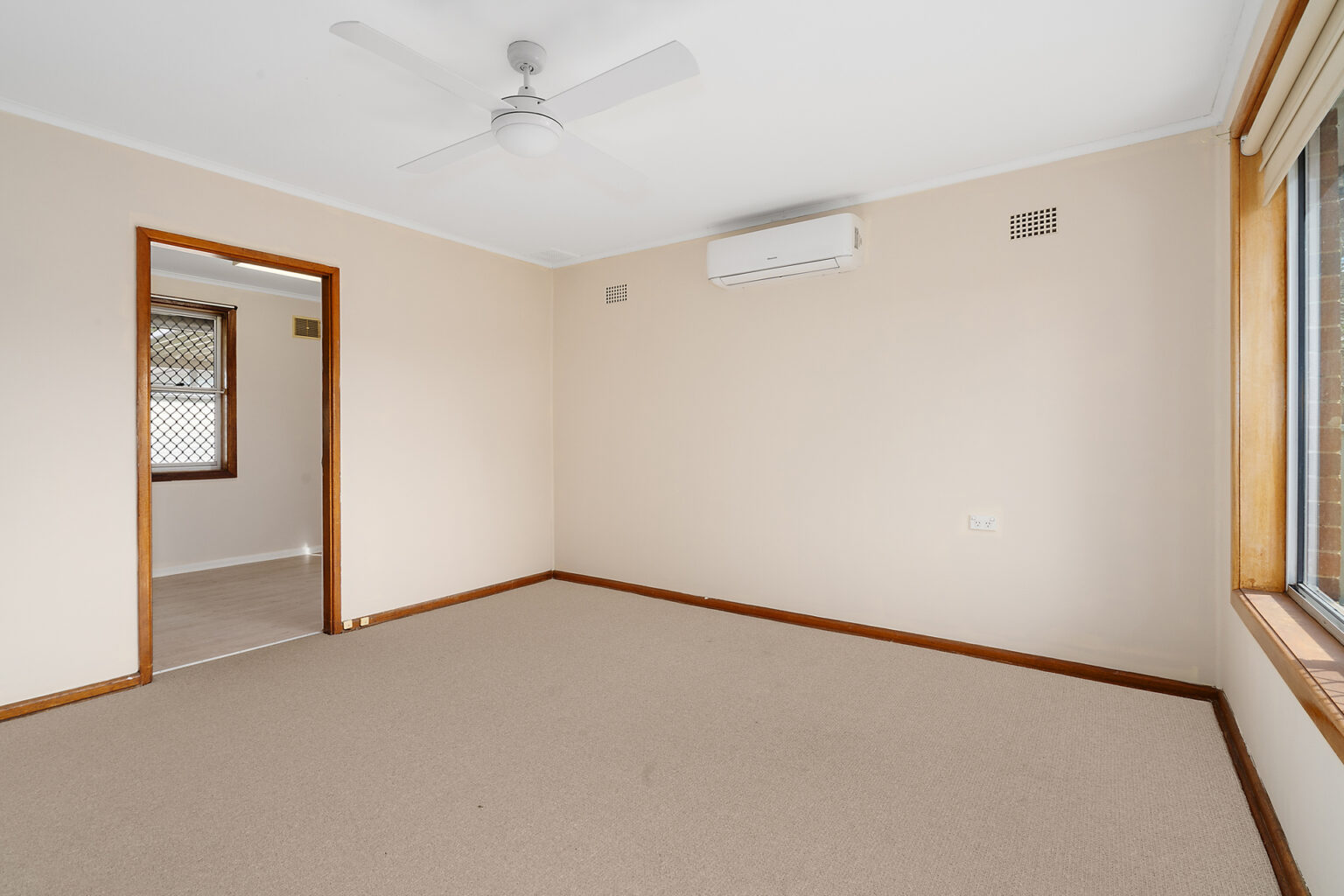 17 Tunbridge Street, Busby NSW 2168 – photo 2 of 9