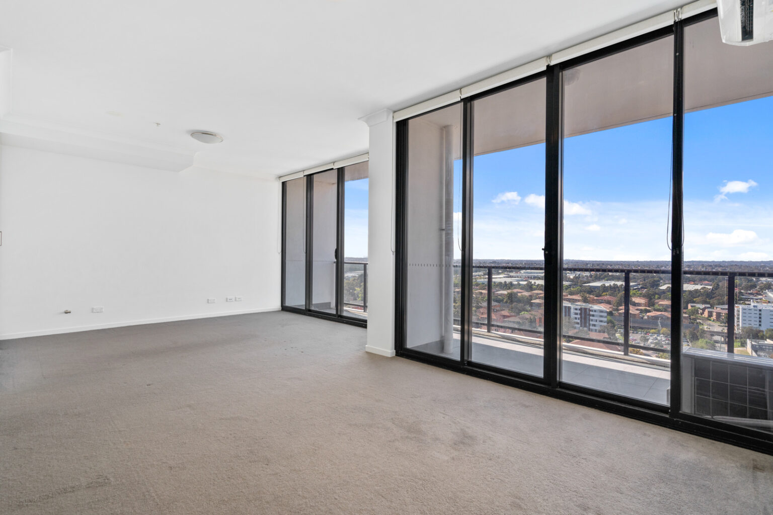 1608/420 Macquarie Street, Liverpool NSW 2170 – photo 4 of 12