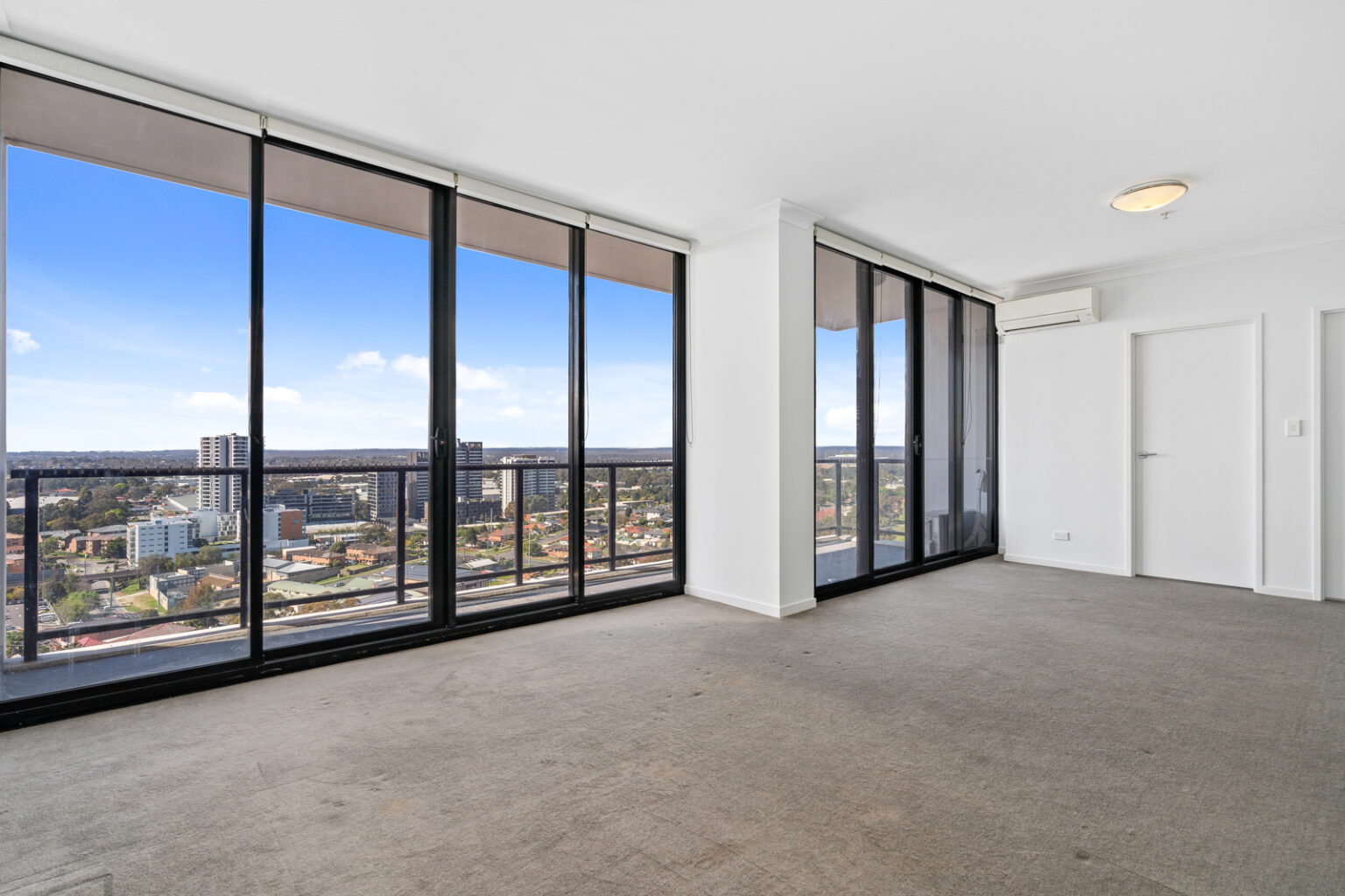 1608/420 Macquarie Street, Liverpool NSW 2170 – photo 2 of 12