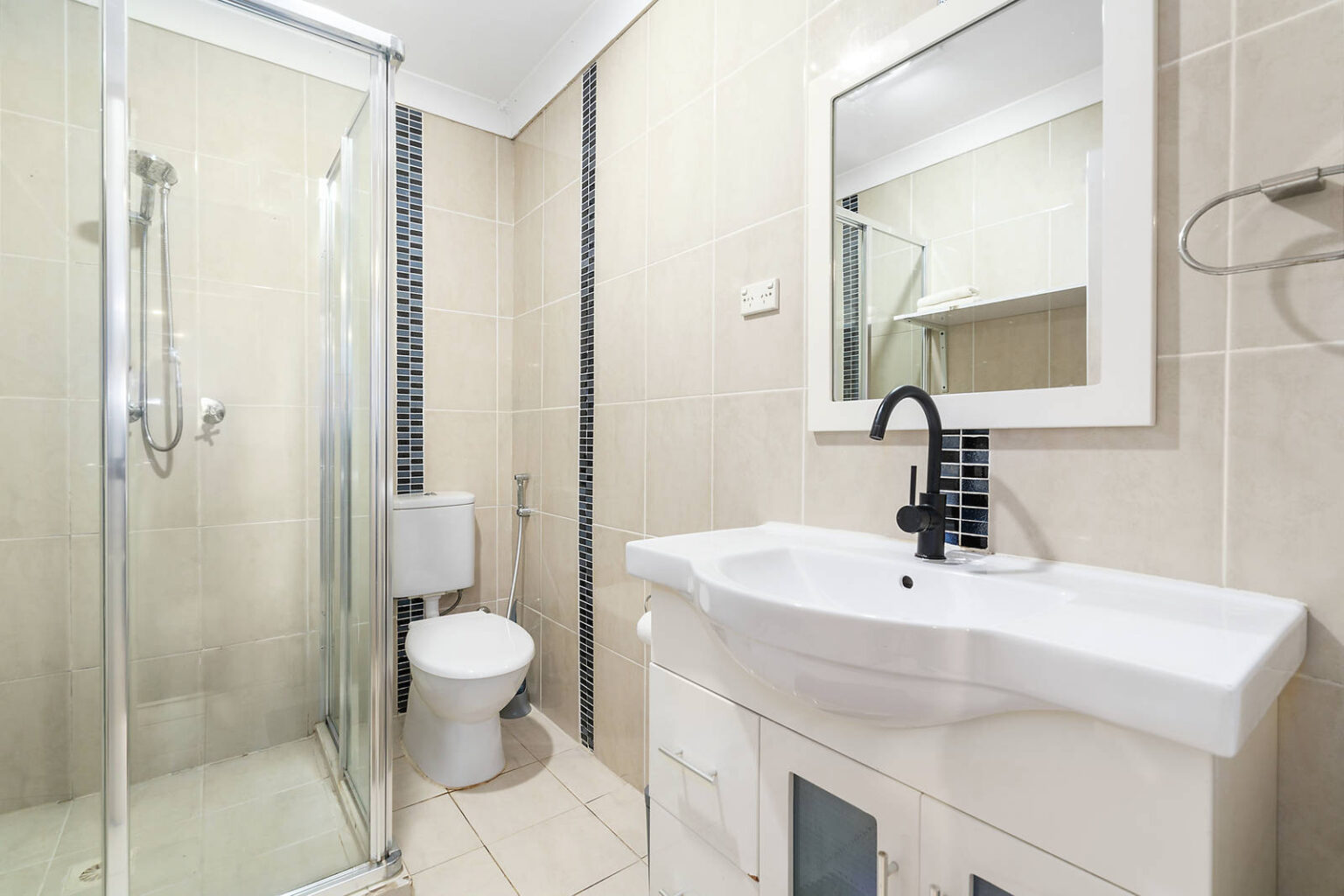 31 Kendee Street, Sadleir NSW 2168 – photo 6 of 10