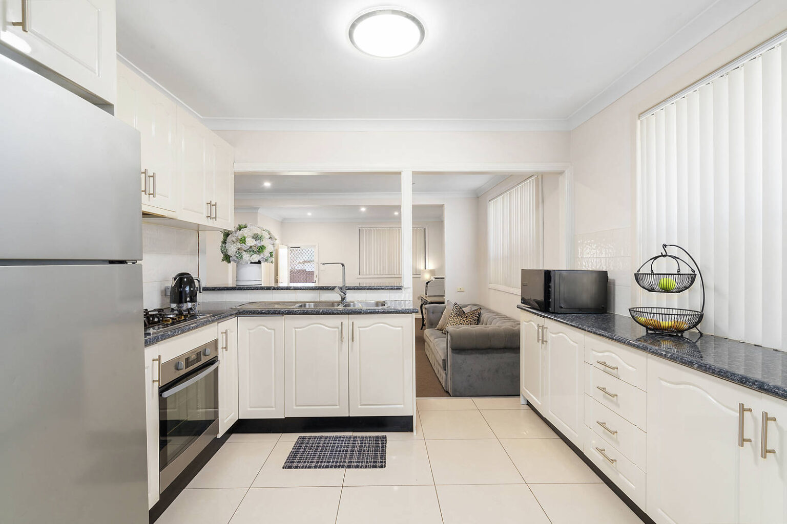 31 Kendee Street, Sadleir NSW 2168 – photo 3 of 10