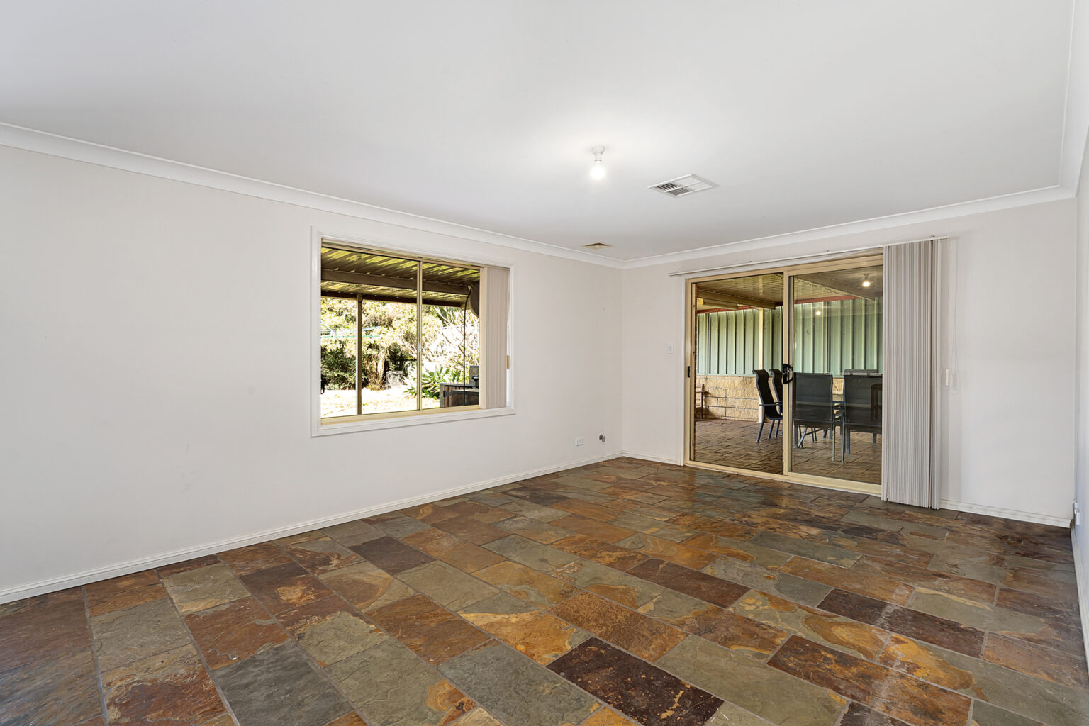 10 Rosella Road, Prestons NSW 2170 – photo 5 of 13