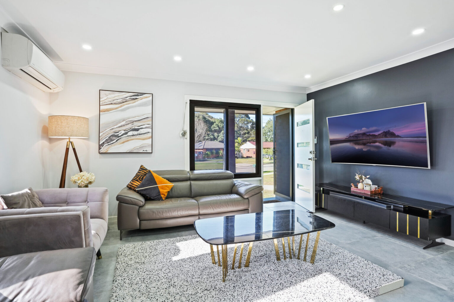 93 Stanwell Crescent, Ashcroft NSW 2168 – photo 2 of 11