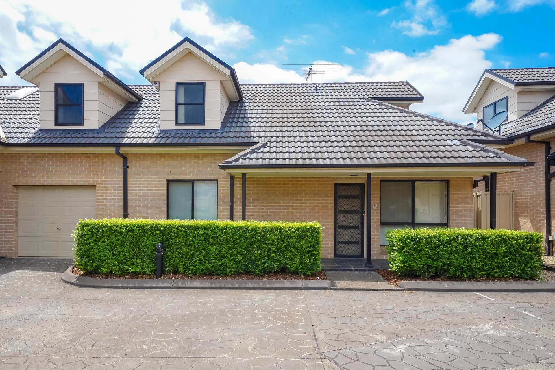 4/32-36 Brisbane Street Oxley Park NSW 2760 AUS