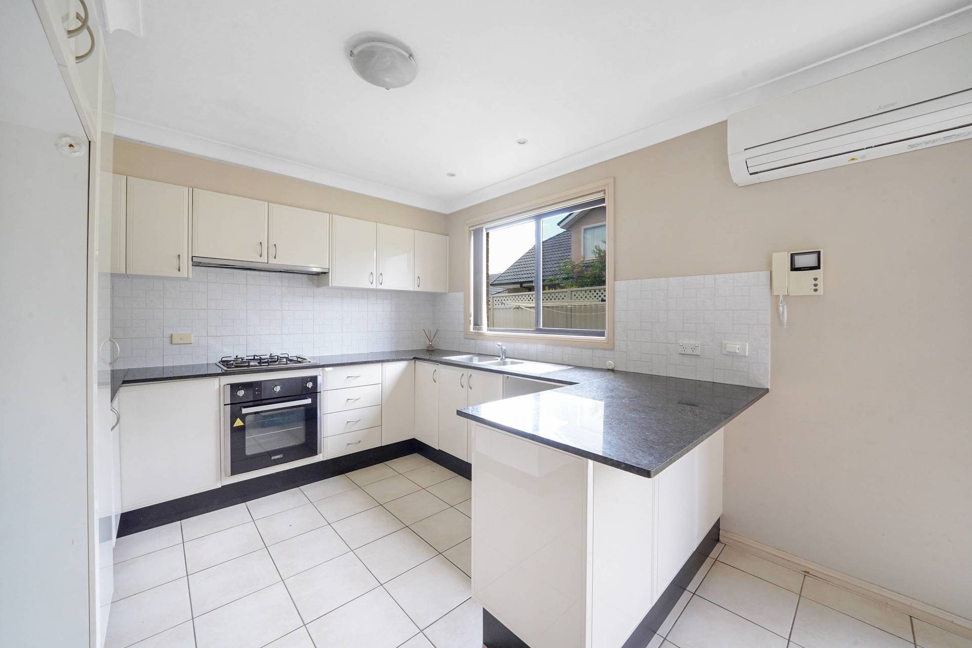 4/32-36 Brisbane Street Oxley Park NSW 2760 AUS