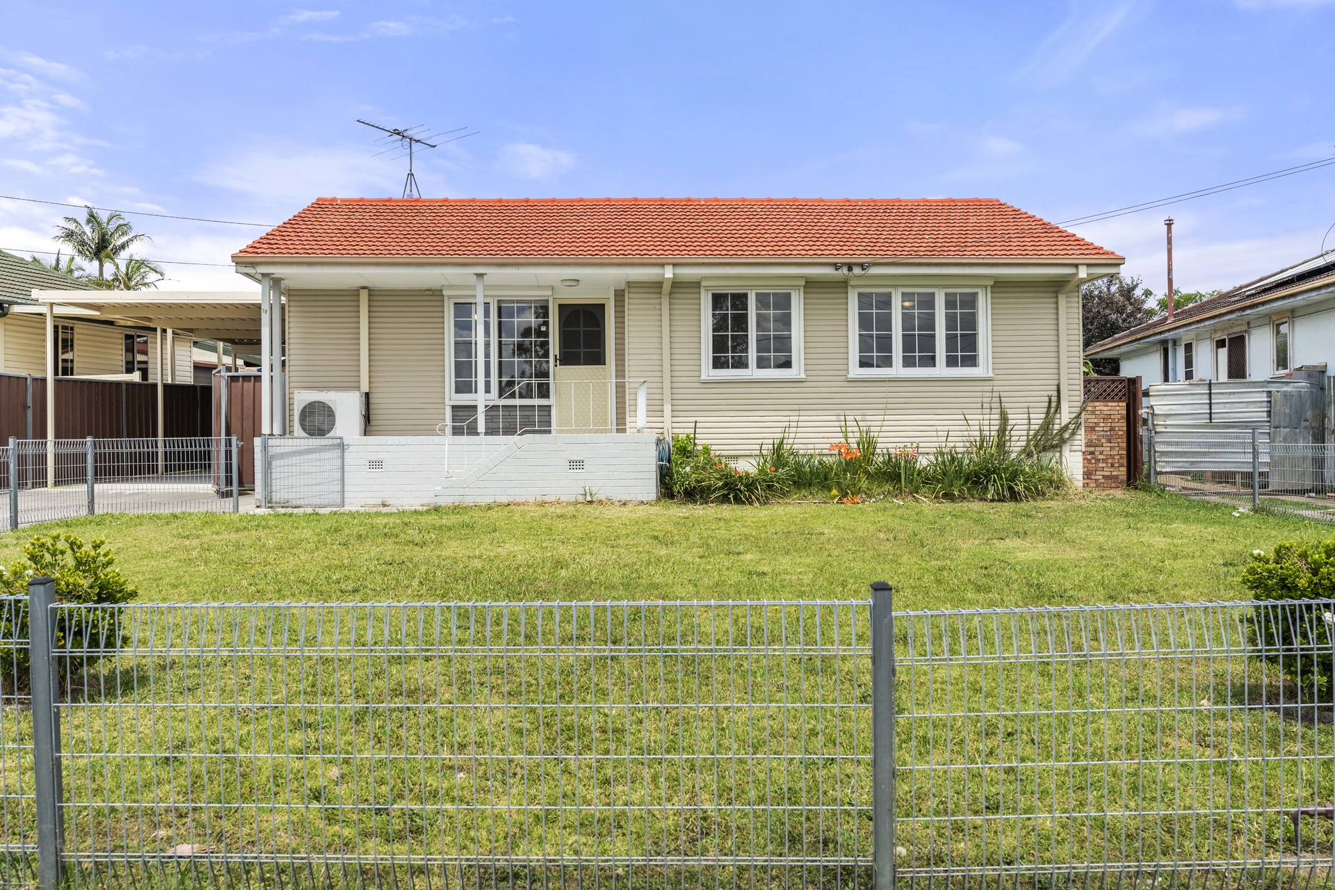 38 Jindabyne Street Heckenberg NSW 2168 AUS