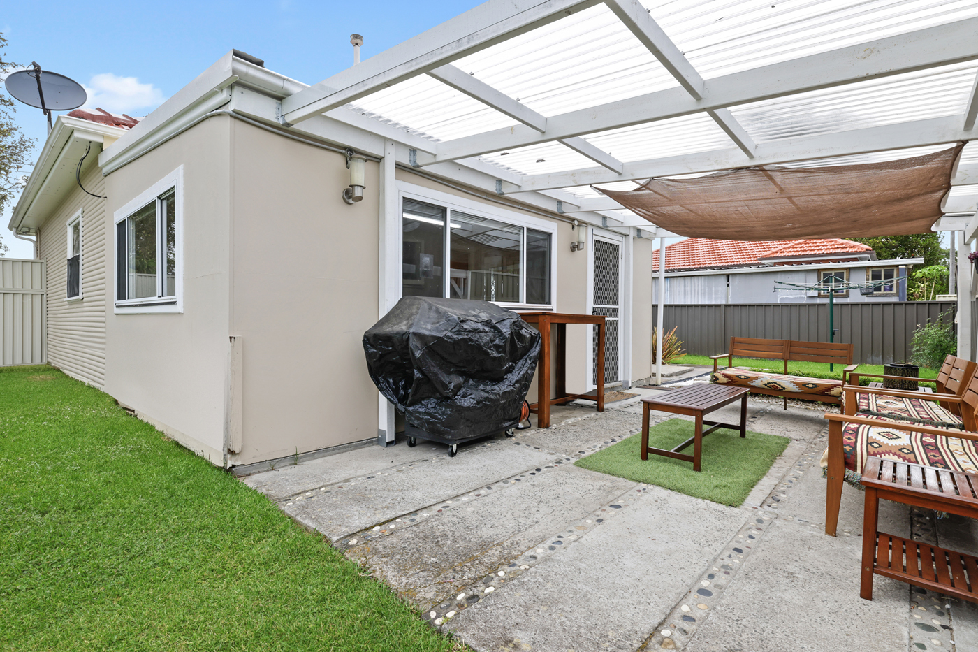 4 Benson Street Carramar NSW 2163 AUS