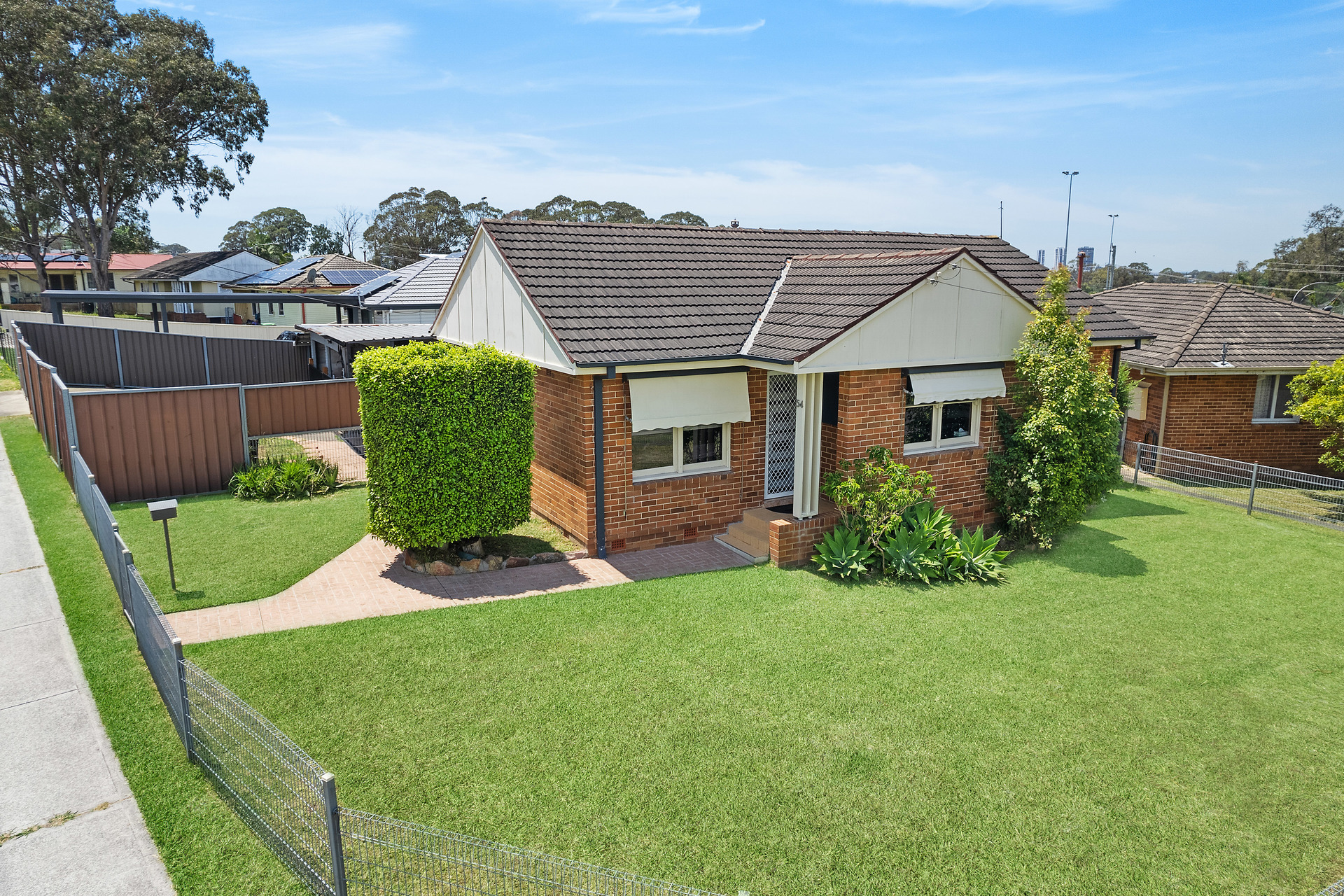 54 Warrigo Street Sadleir NSW 2168 AUS