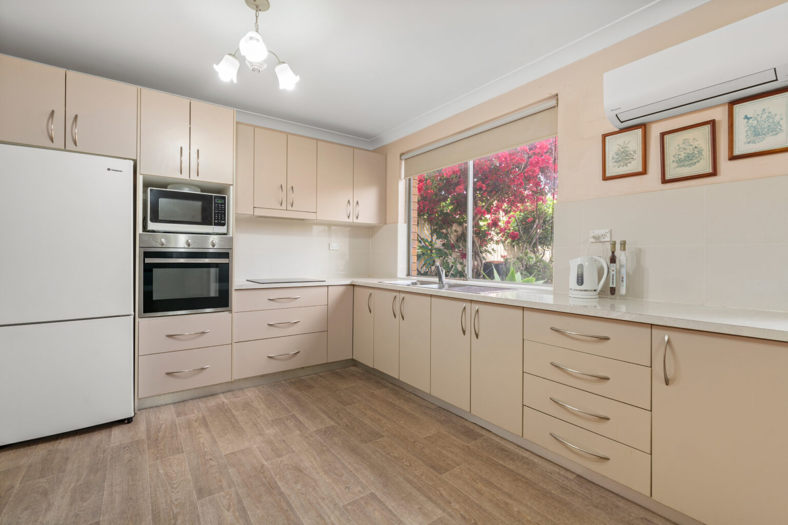 6 Oxley Street, Fairfield NSW 2165 – photo 3 of 15
