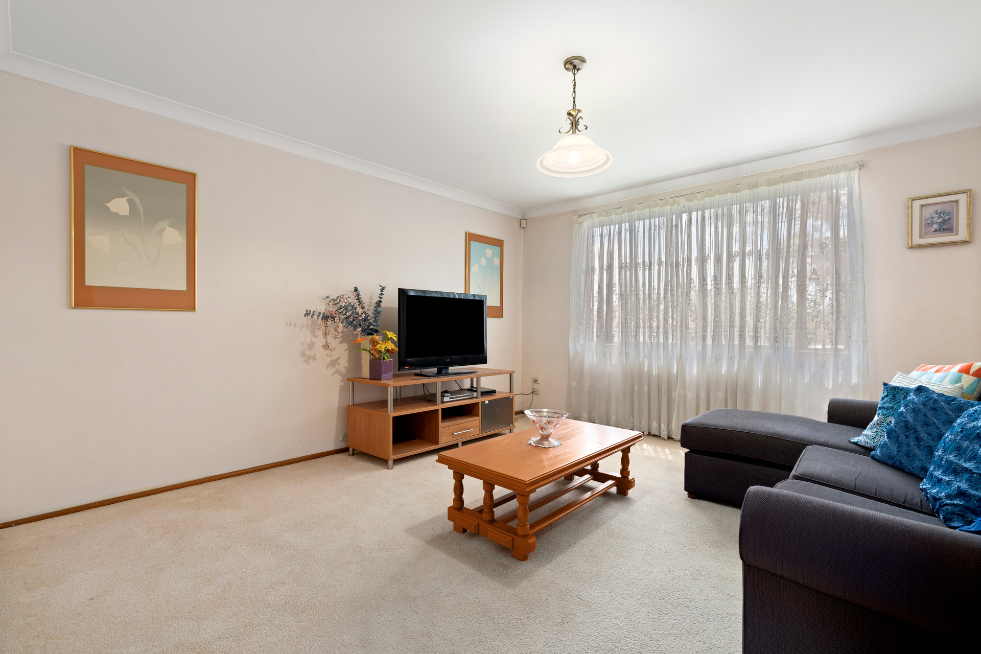 6 Oxley Street Fairfield NSW 2165 AUS