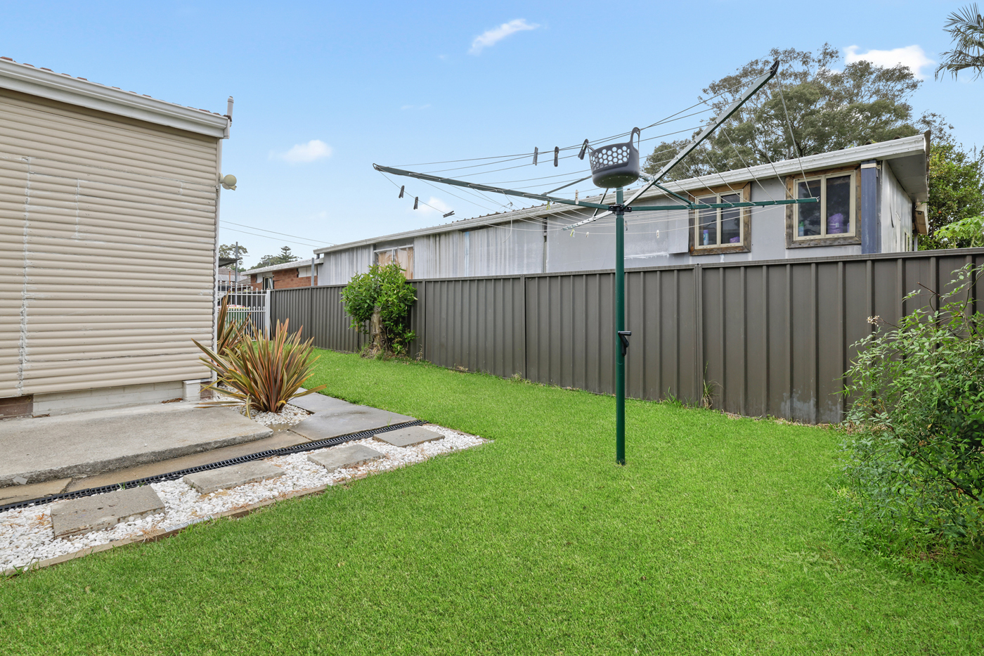 4 Benson Street Carramar NSW 2163 AUS