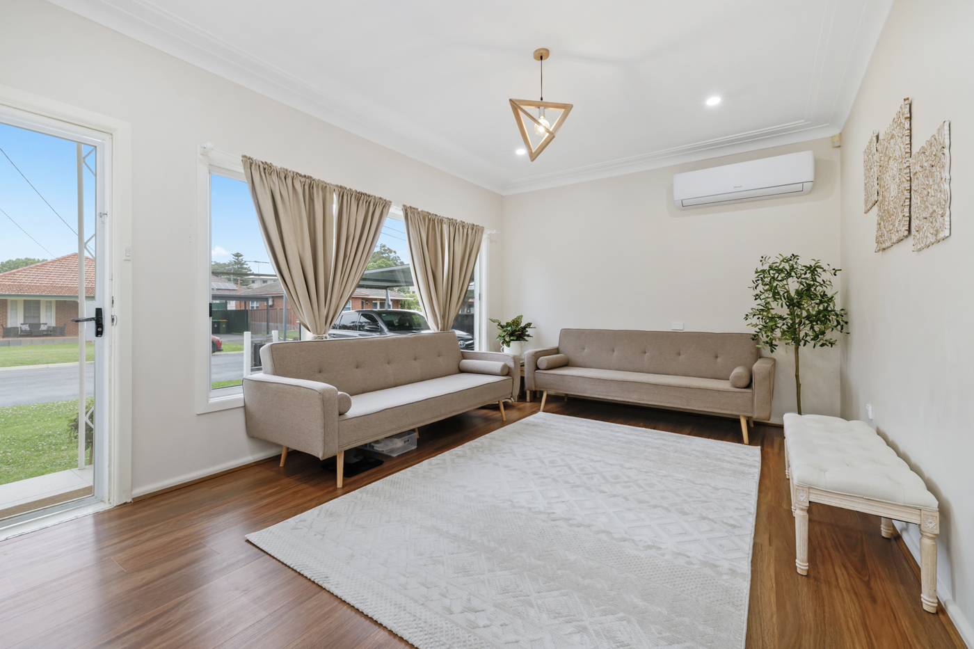 4 Benson Street Carramar NSW 2163 AUS