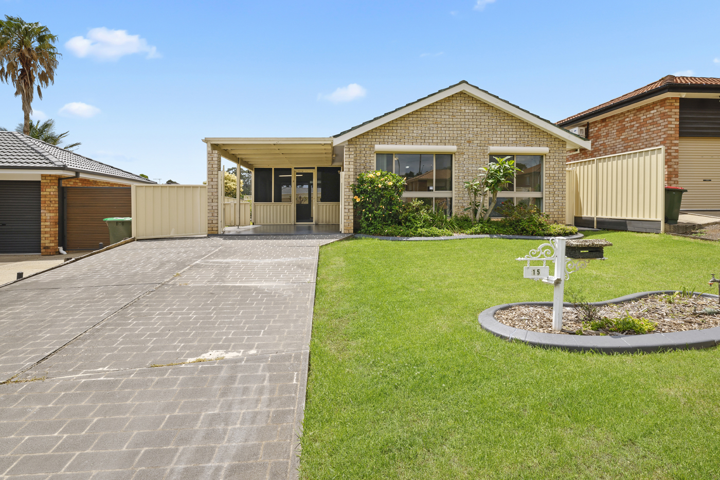 15 Holman Place St Helens Park NSW 2560 AUS