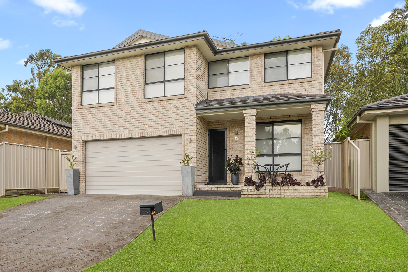 19 Arras Place Prestons NSW 2170 AUS