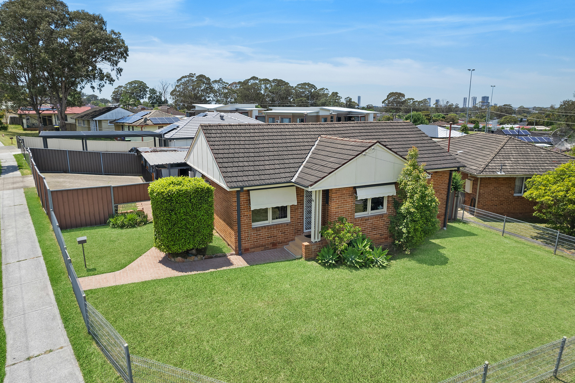 54 Warrigo Street Sadleir NSW 2168 AUS