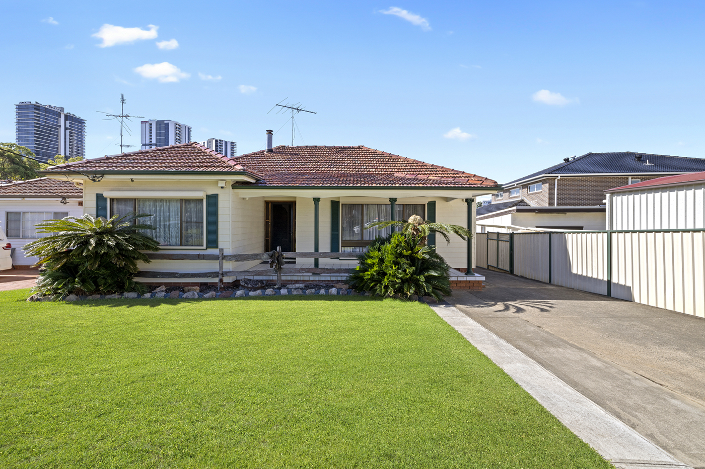 90 Mcgowen Crescent Liverpool NSW 2170 AUS