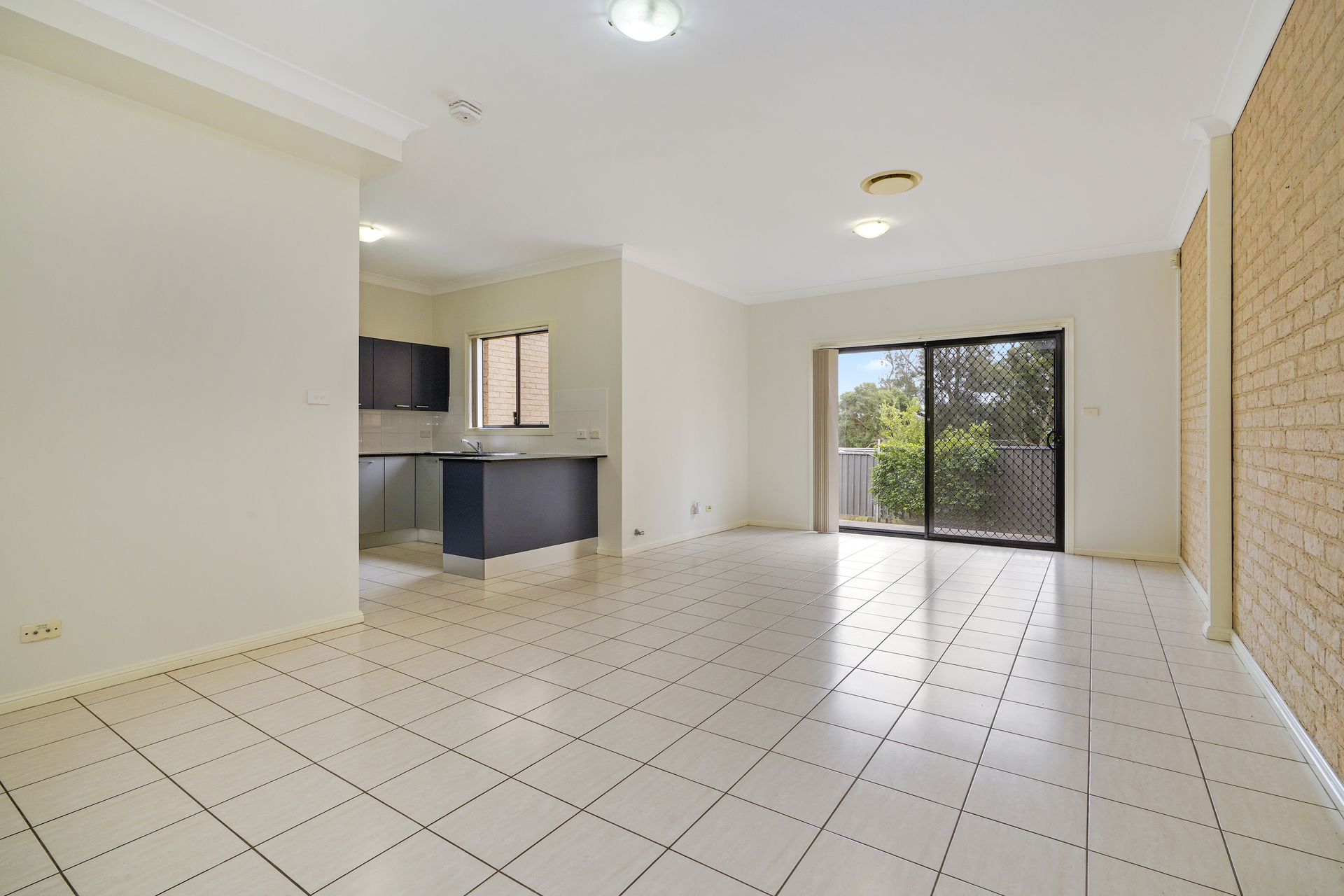 3/5-7 Wedge Place Lurnea NSW 2170 AUS