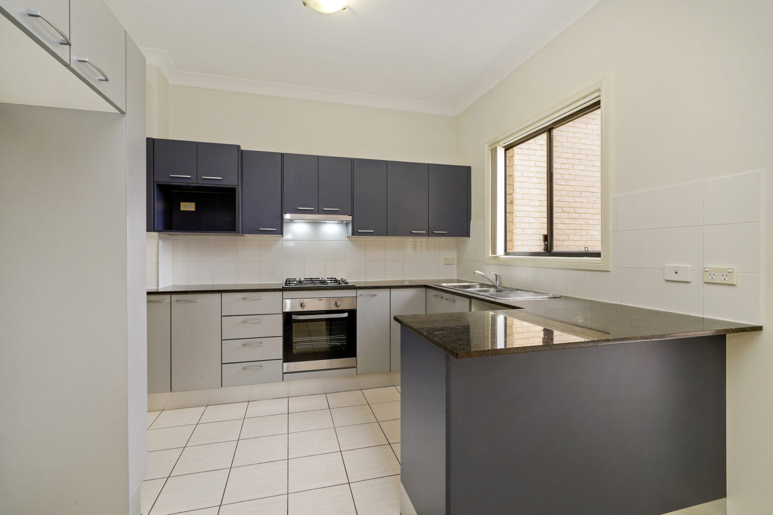 3/5-7 Wedge Place, Lurnea NSW 2170 – photo 3 of 7