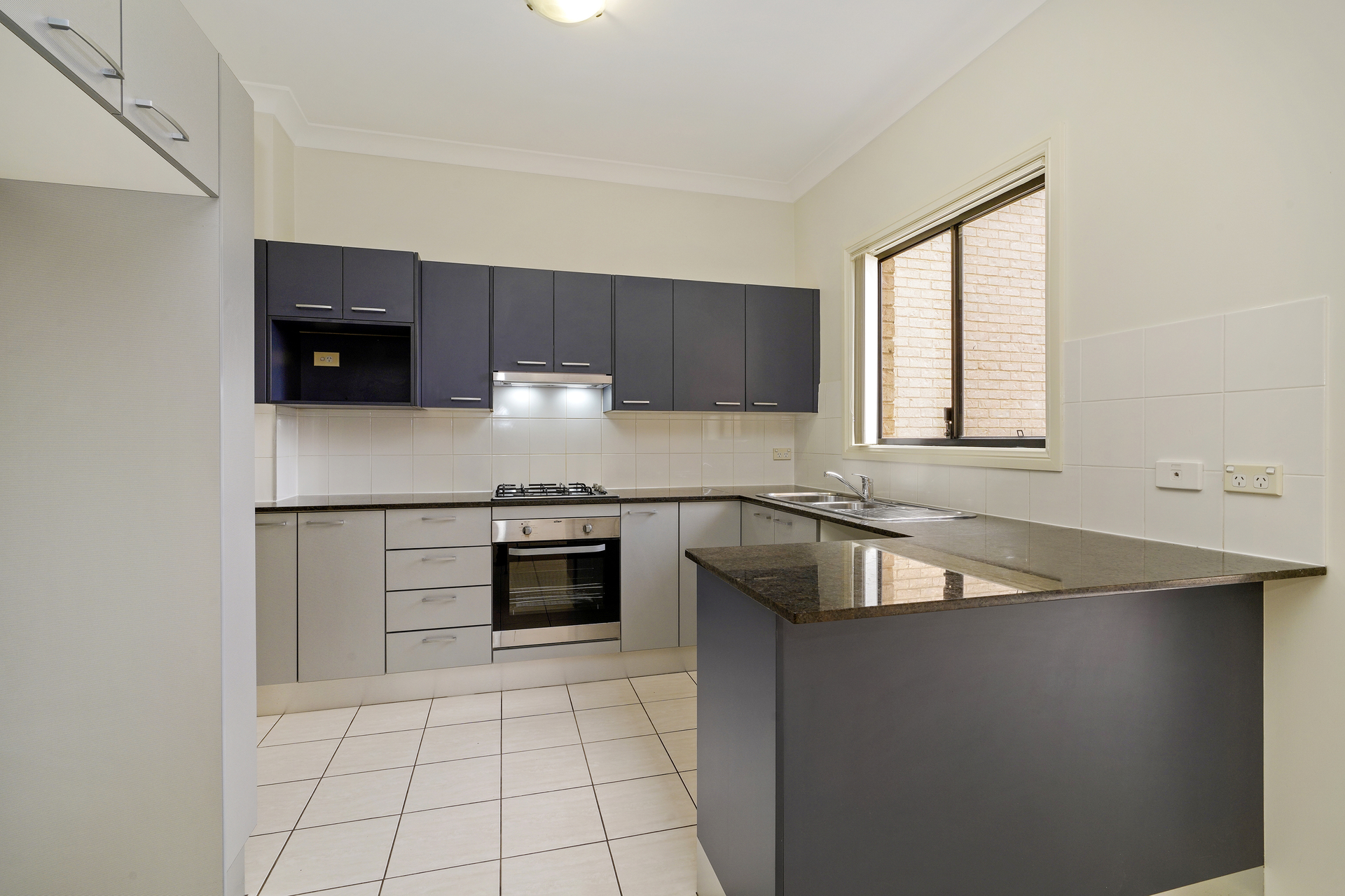 3/5-7 Wedge Place Lurnea NSW 2170 AUS