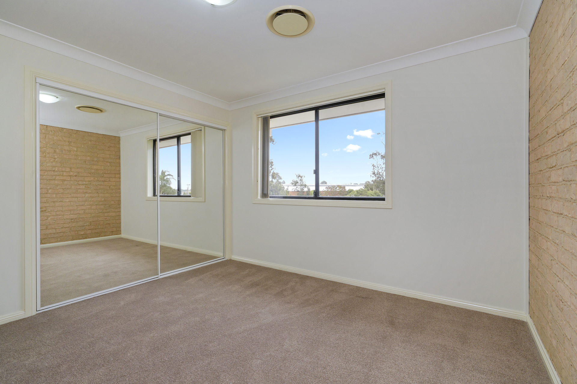 3/5-7 Wedge Place Lurnea NSW 2170 AUS