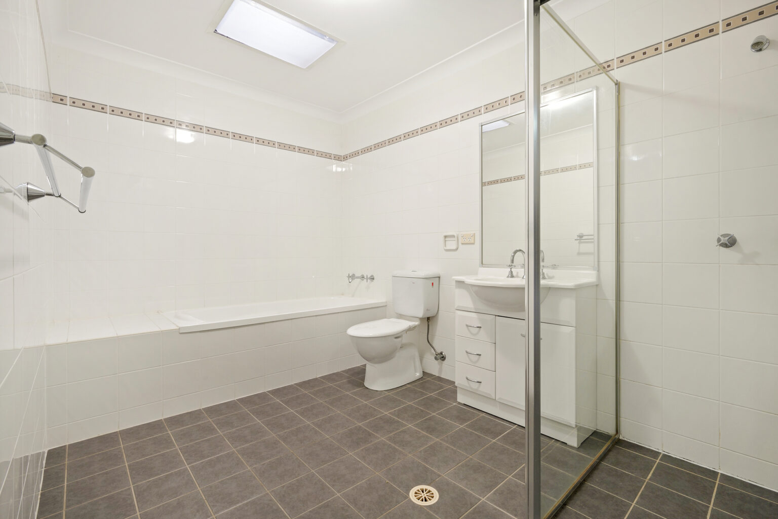 3/5-7 Wedge Place, Lurnea NSW 2170 – photo 6 of 7