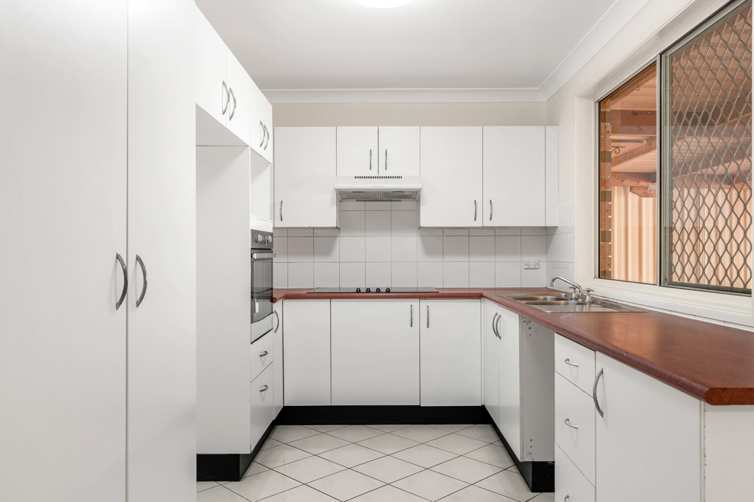16 Myrtle Street, Prestons NSW 2170 – photo 3 of 10