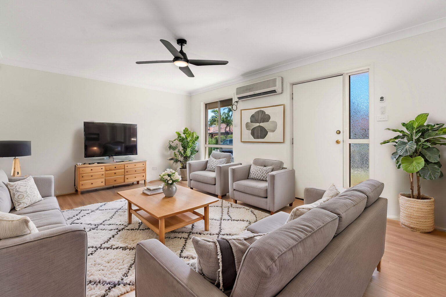 16 Myrtle Street, Prestons NSW 2170 – photo 2 of 10