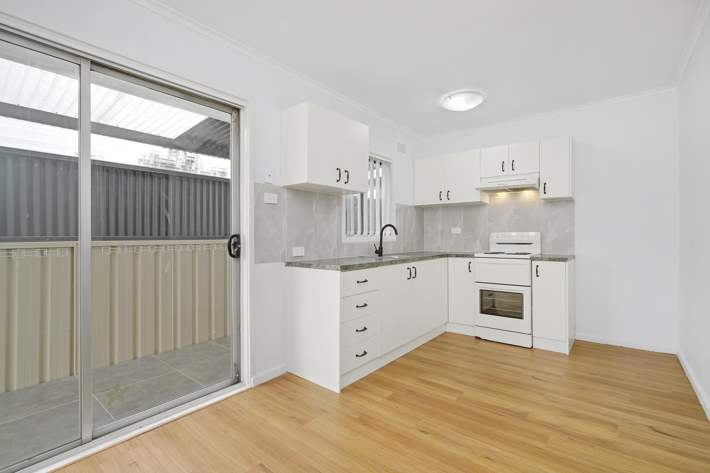 65 Gabo Crescent Sadleir NSW 2168 AUS