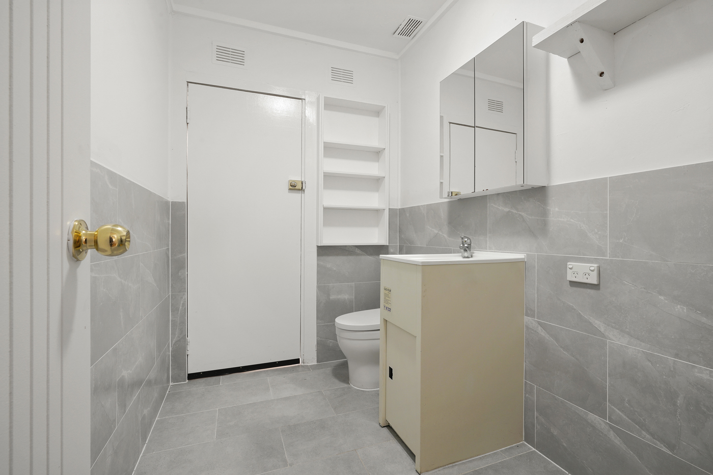 65 Gabo Crescent Sadleir NSW 2168 AUS