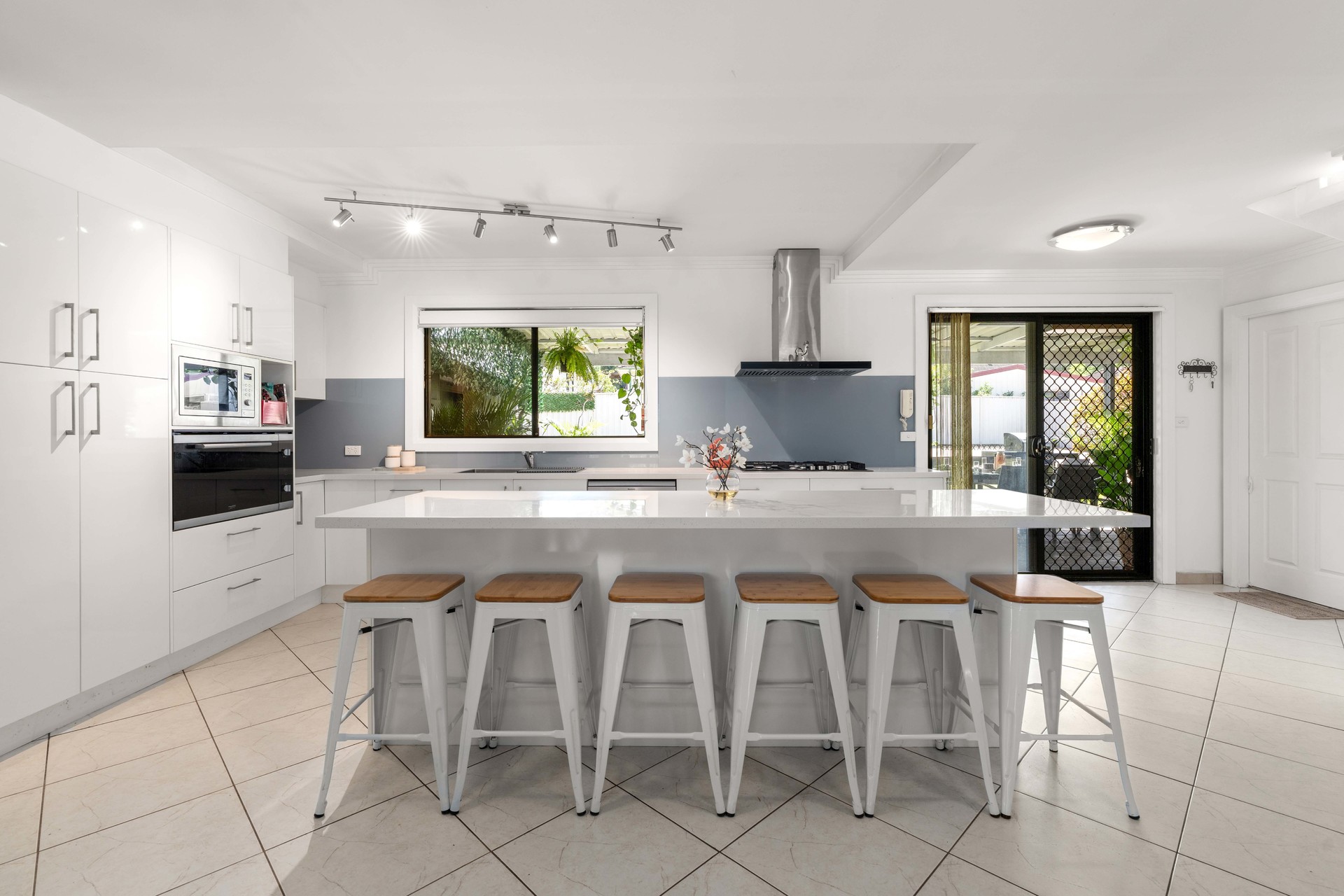 37 Celebration Road Sadleir NSW 2168 AUS