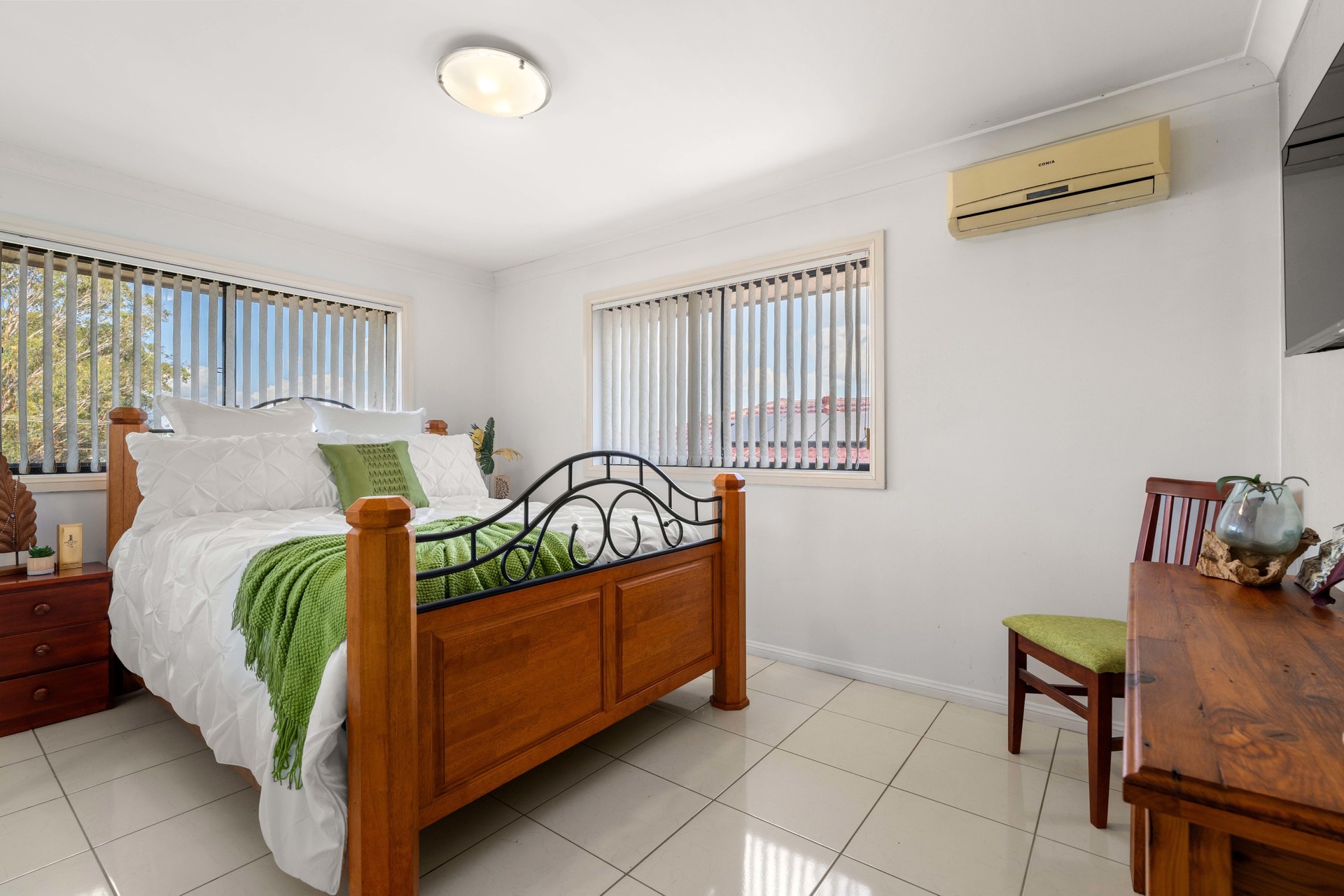 37 Celebration Road Sadleir NSW 2168 AUS