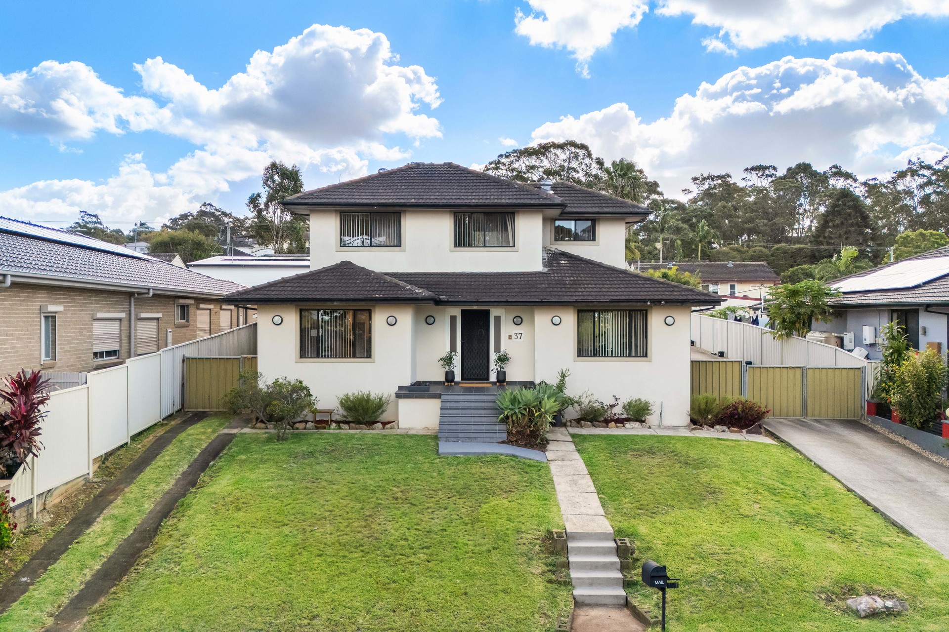 37 Celebration Road Sadleir NSW 2168 AUS