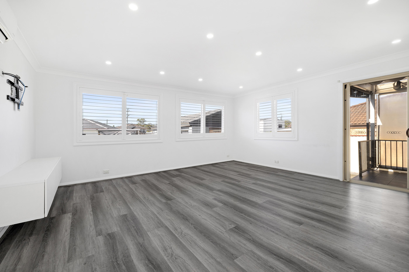 11 Oliveri Crescent Green Valley NSW 2168 AUS
