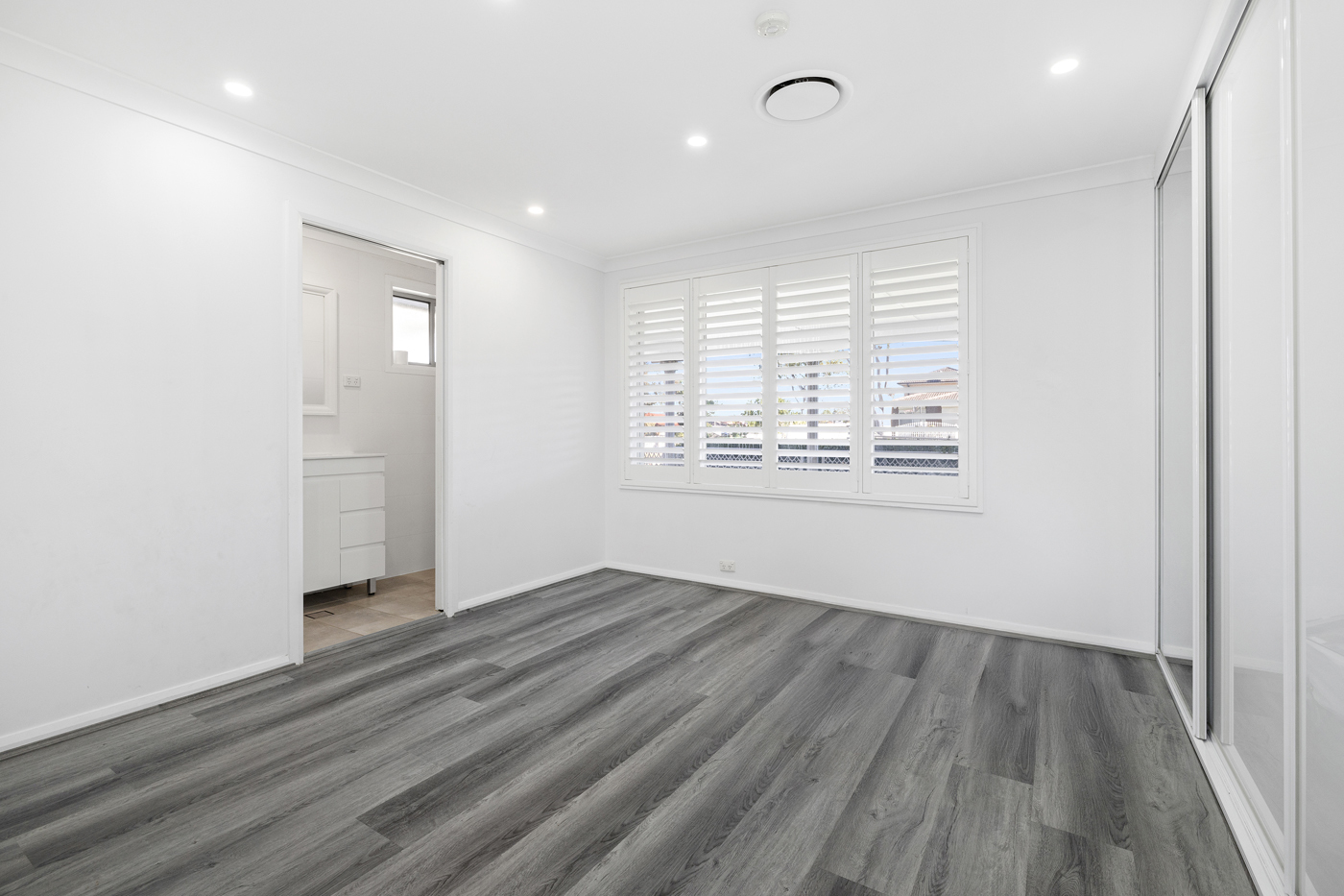 11 Oliveri Crescent Green Valley NSW 2168 AUS