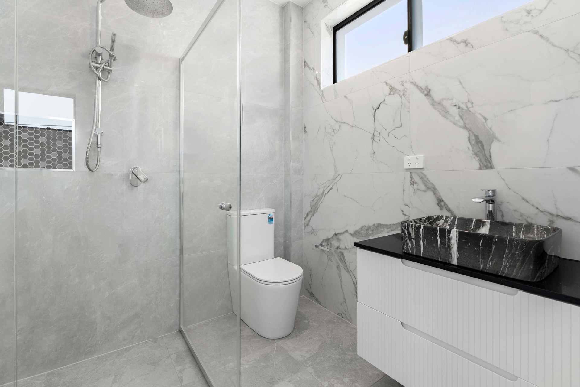 27 Hill Road Lurnea NSW 2170 AUS