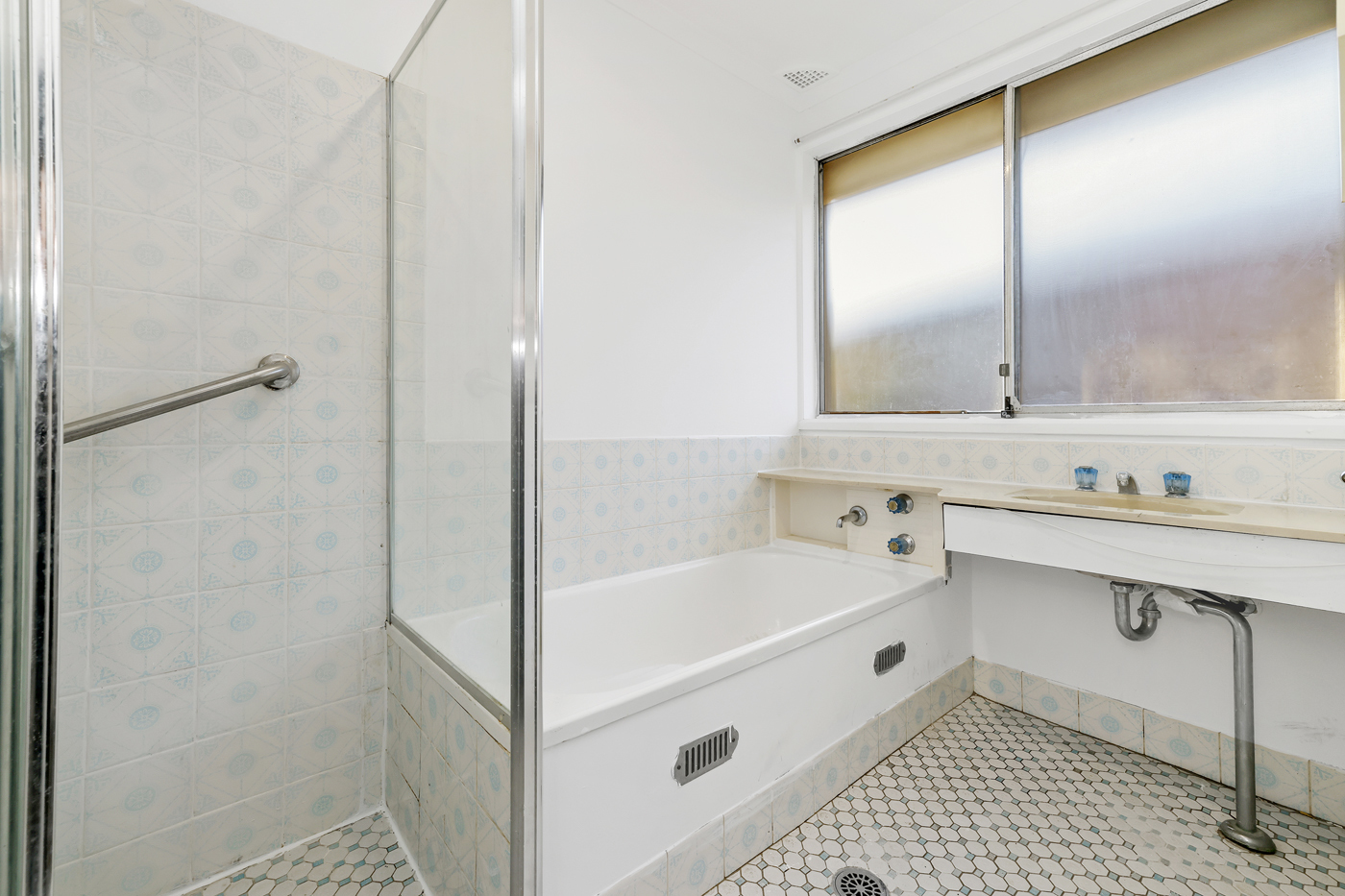 18 Cedar Road Prestons NSW 2170 AUS