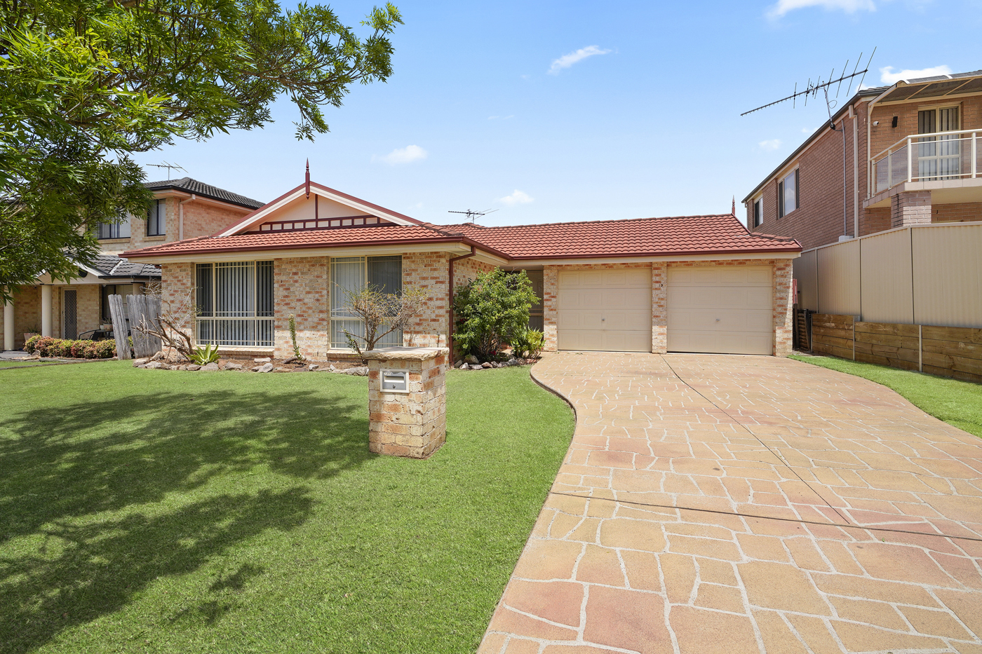 13 Vlatko Drive West Hoxton NSW 2171 AUS