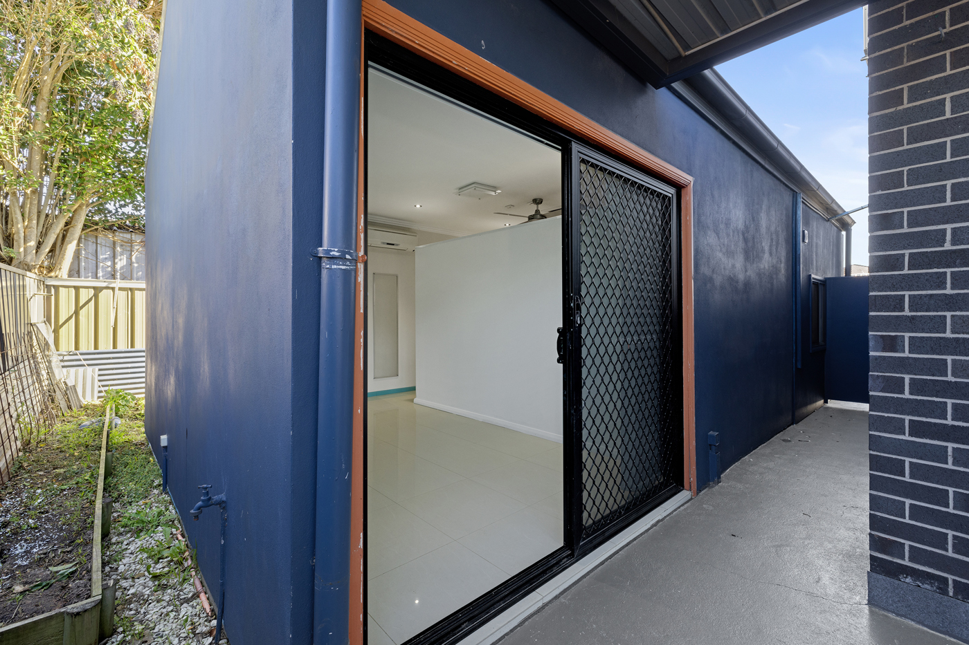 27a Yarrangobilly Street Heckenberg NSW 2168 AUS