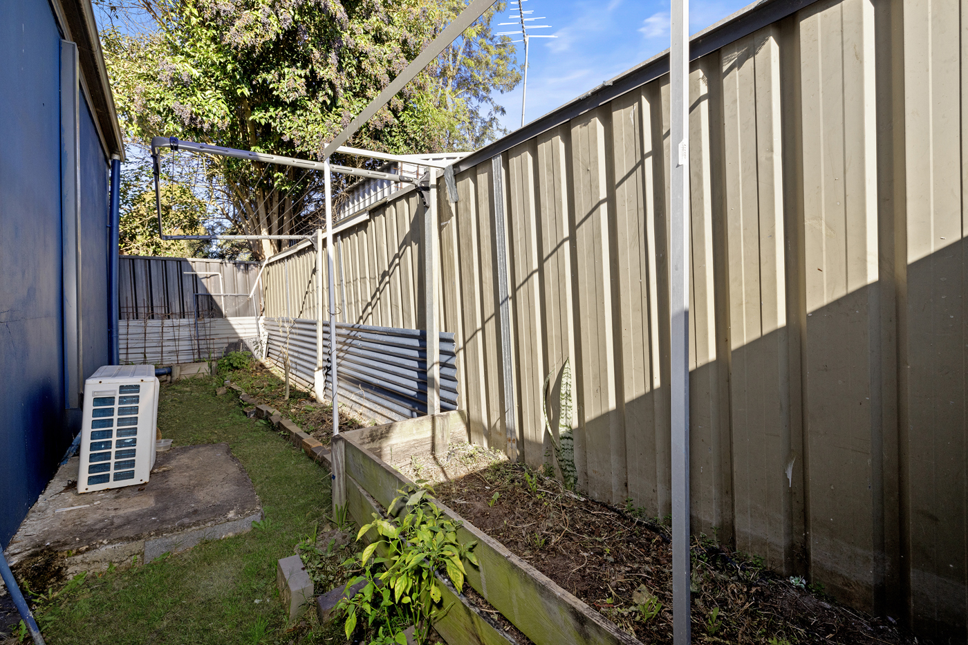 27a Yarrangobilly Street Heckenberg NSW 2168 AUS