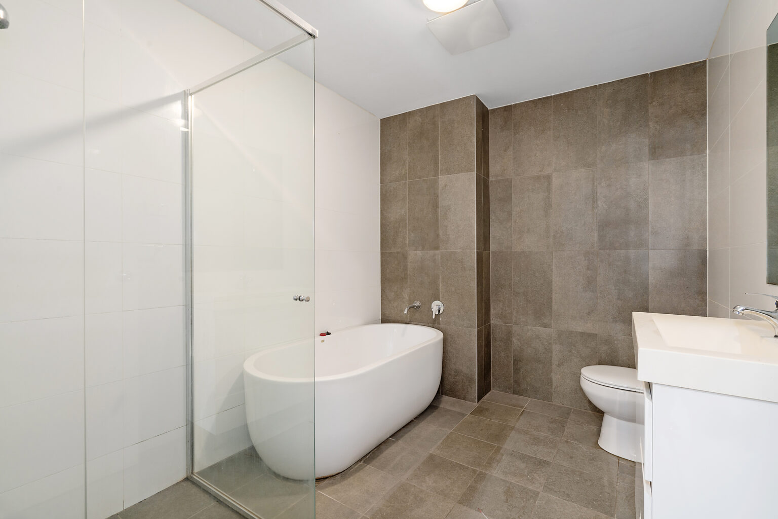 31/74-76 Castlereagh Street, Liverpool NSW 2170 – photo 4 of 7