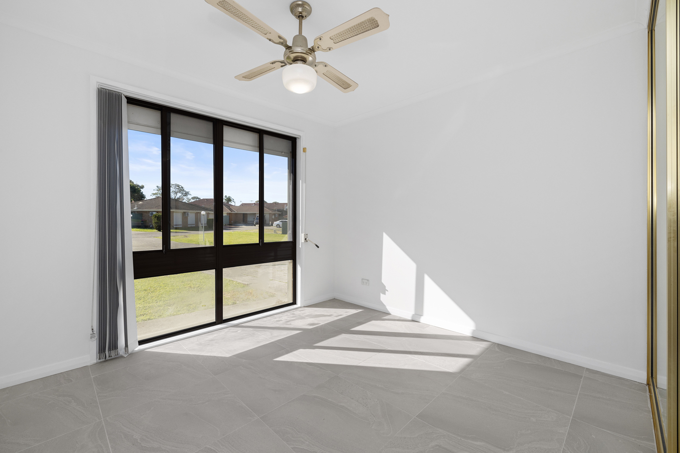 6/16 Benghazi Avenue Bossley Park NSW 2176 AUS