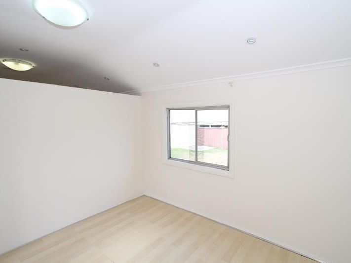 97 Strickland Crescent Ashcroft NSW 2168 AUS