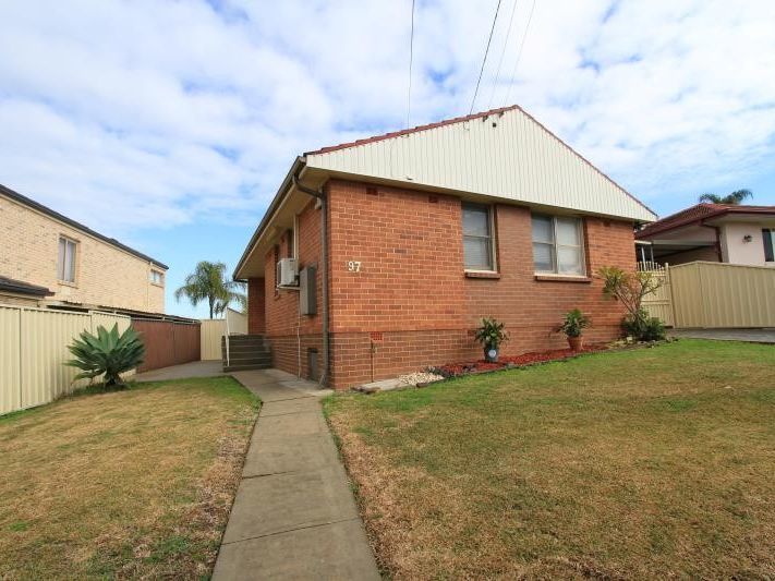97 Strickland Crescent Ashcroft NSW 2168 AUS
