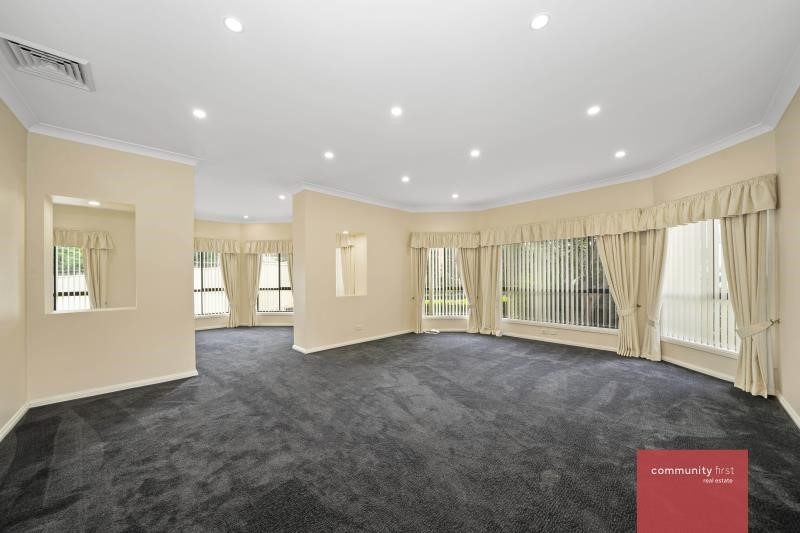 8 Lodi Close West Hoxton NSW 2171 AUS
