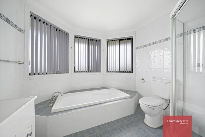 8 Lodi Close West Hoxton NSW 2171 AUS