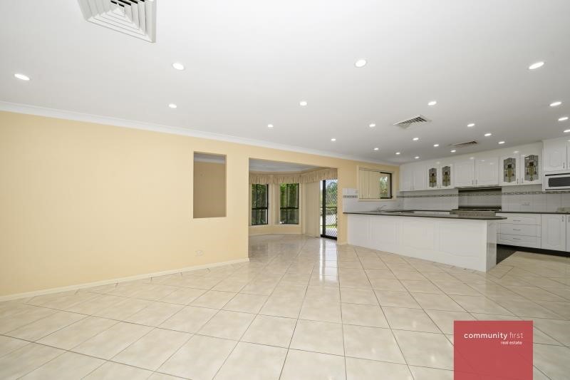 8 Lodi Close West Hoxton NSW 2171 AUS