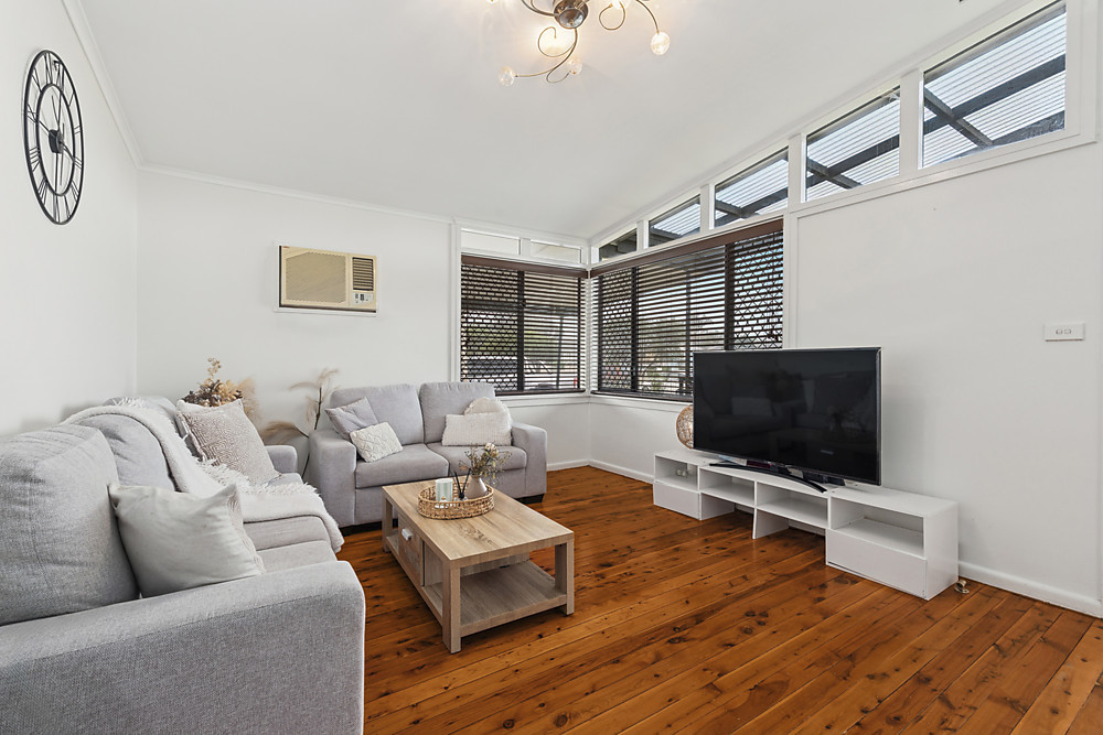 8 Bencubbin Street Sadleir NSW 2168 AUS