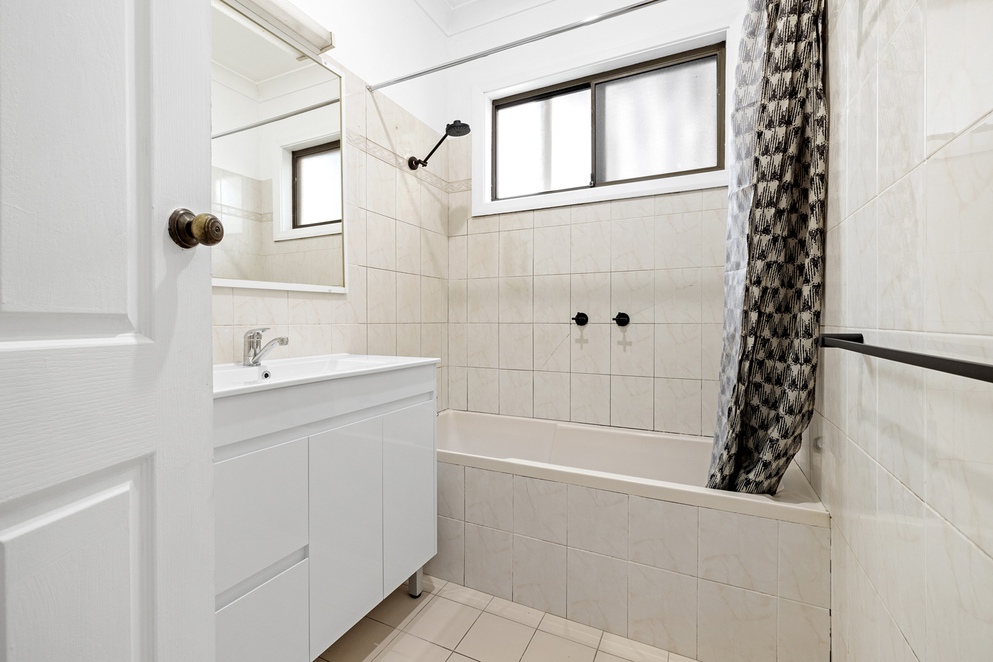7 Dalmatia Street Carramar NSW 2163 AUS