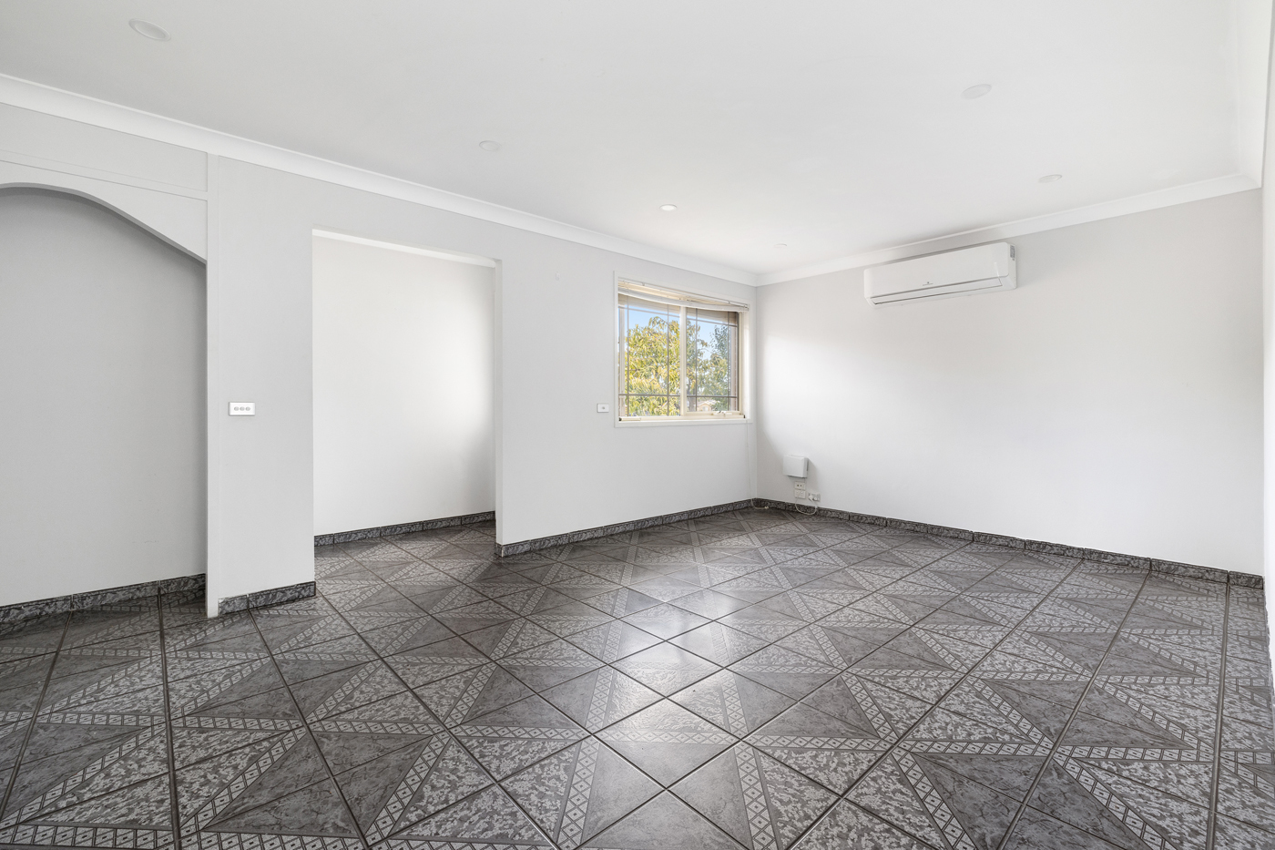 26 Angledool Avenue Hinchinbrook NSW 2168 AUS
