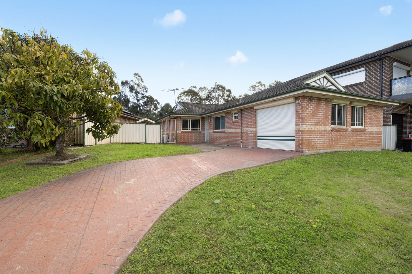 26 Angledool Avenue Hinchinbrook NSW 2168 AUS